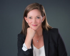 Nicole Carroll, Visa