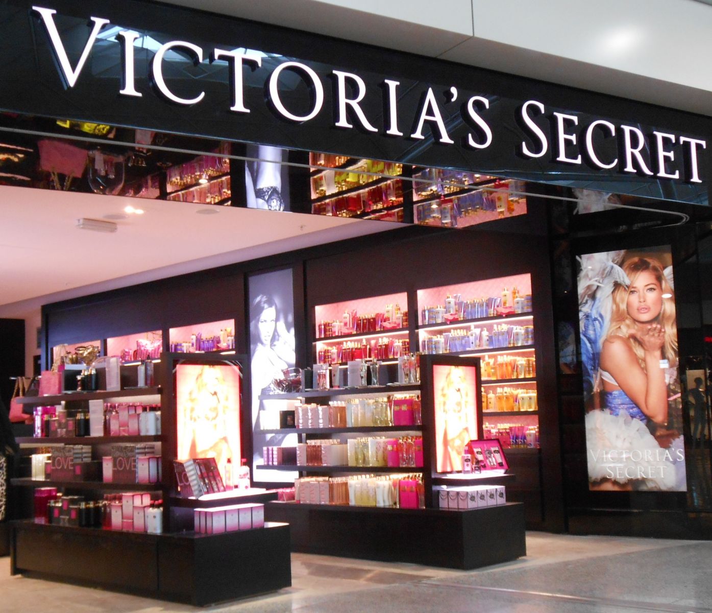 Victoria’s Secret Cuts 5% of Corporate Staff in Reorganization