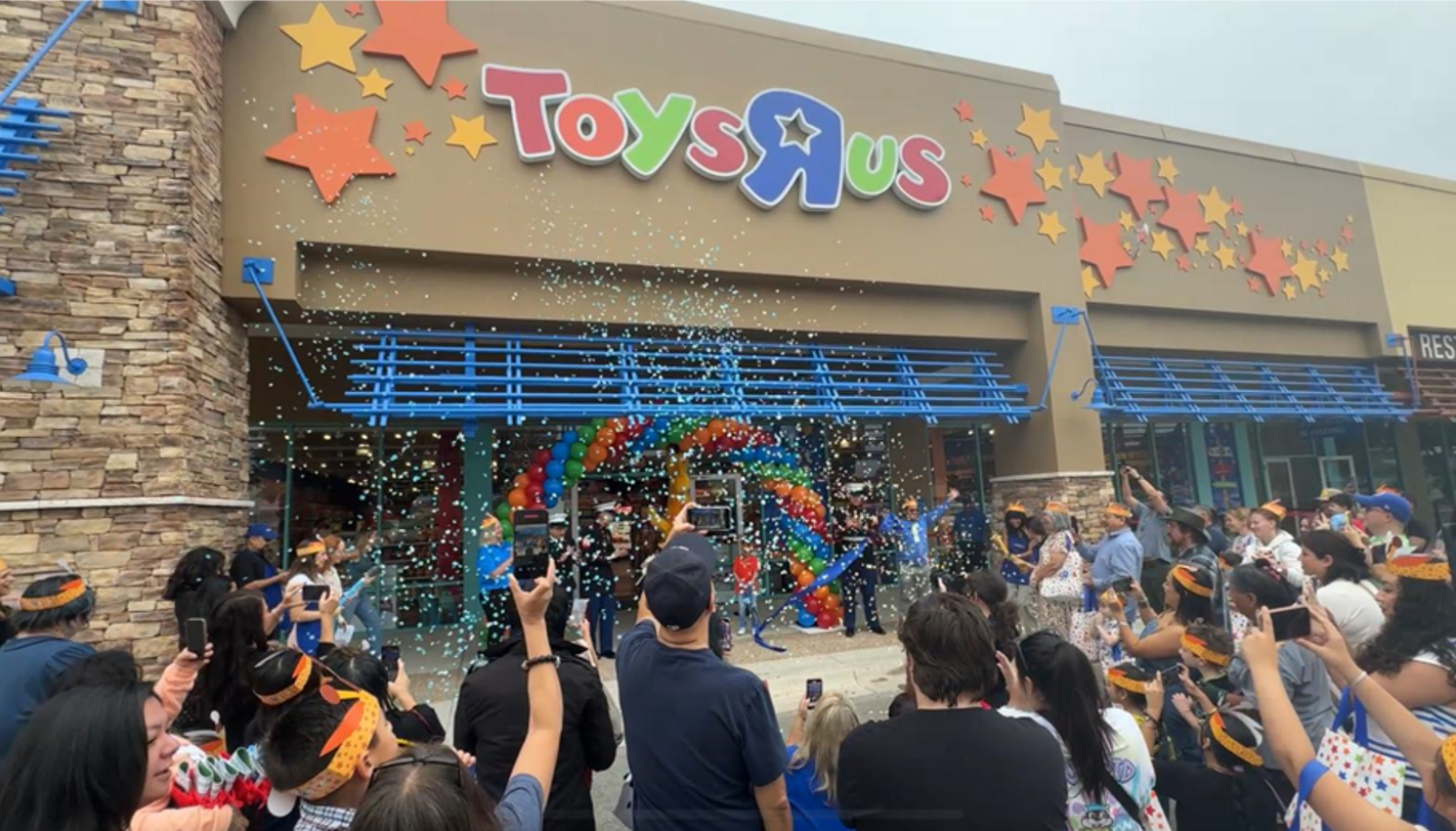 Toys R Us to Open 120 New Stores for the Holiday Season